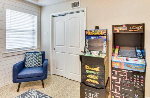 Holly Hill Apartment | Apt 3 Mi to Beach & Daytona Boardwalk Amusements!