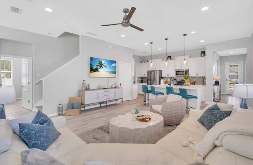 Arlington Park House | Arlington Ocean Oasis 5br 5ba Htd Saltwater Pool