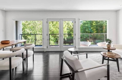 Montgomery Apartment | Atrium on the Brook