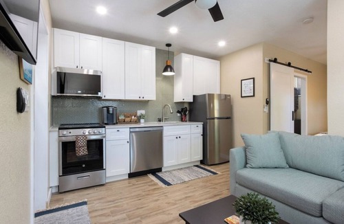 Gulfport House | Avocado Casita 10 mins to Beaches