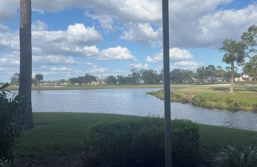 Braden River Condo | Awesome first-floor Palm Aire condo close to University Town Center!