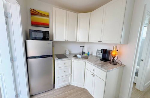 Santa Barbara Estates Apartment | Awesome Studio in Pompano Beach!