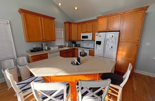Sea Isle City House | AWESOME VIEWS! Centrally Located in the Heart of Sea Isle!
