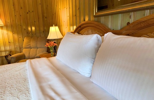 Blowing Rock House | Azalea Garden Inn