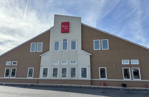 Reisterstown Station Hotel | B'more Inn