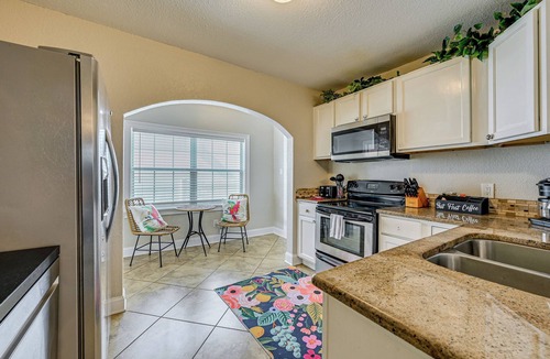 Riverside Heights House | Backyard Fun & Dtwn Exploring: Family Gem in Tampa