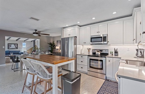 Sarasota House | Bahama Breeze | Private Pool w/Patio + Outdoor TV!