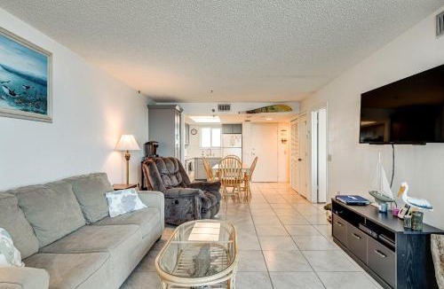 Hudson House | Balcony & Resort Amenities: Gulf Coast Escape!