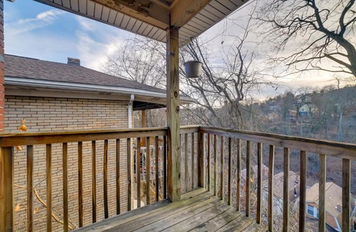 South Hills Apartment | Balcony & Workspace! Apt 5 Mi to Dtwn Pittsburgh