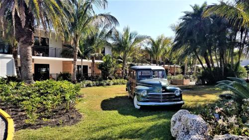 Holmes Beach Hotel | Bali Hai Beach Resort