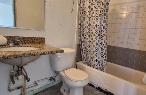 Sun Bay South Hotel | Base Motel By OYO South Tampa