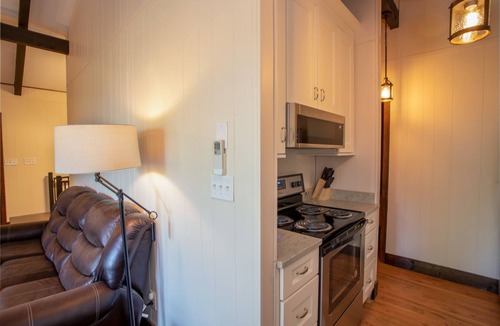 Charter Hills Cottage | Bavarian-Style Cottage on Beech Mountain