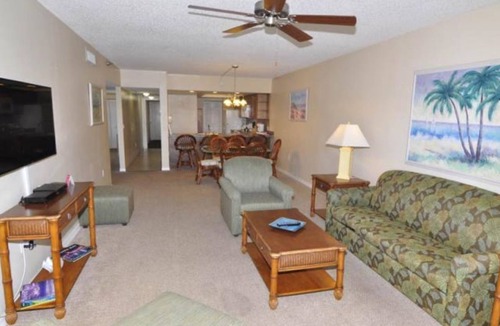 Pinellas County Resort | Bay & Beach ClubnFlorida's Gulf Beach n Indian Shores, FLnTimeshare/Resort