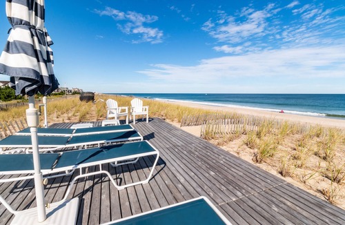 Avon House | Bay Head Home on the Ocean with Pool