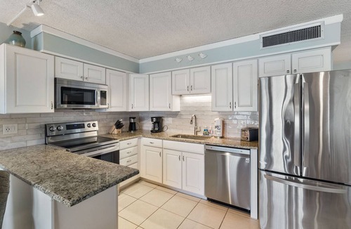 Englewood Condo | Bay Time - Waterfront - Walk to beach and restaurants - Dock your boat