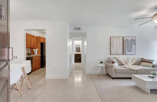 SoHo Apartment | Bayshore Beauty With Free Parking, Resort Style Pool, Gym and So Much More!