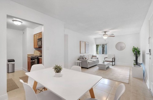 SoHo Apartment | Bayshore Beauty With Free Parking, Resort Style Pool, Gym and So Much More!