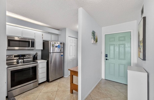 Jupiter Bay Condo | Beach Access Resort Condo with Breath-Taking View
