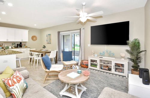Mcelroys Belleview Villa | Beach Bliss, 5 MIN to BEACH-Game Room, Parking, AC