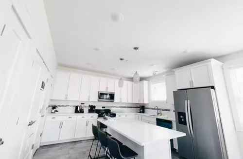Sea Isle City House | Beach Block Downtown Luxury Walk to Everything!