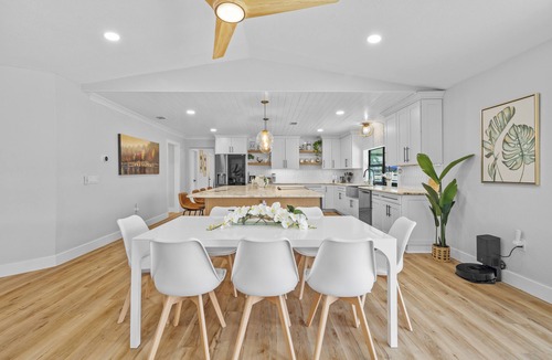 Port Richey House | Beach & Boat Retreat Heated Pool Canal