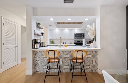 Whitney Beach Condo | Beach Condo with Quiet, Private Beach