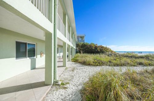 Bradenton Beach Apartment | Beach Front Villa - Right On The Beach!
