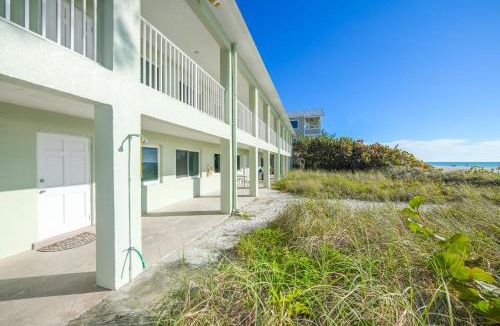Bradenton Beach Apartment | Beach Front Villa - Right On The Beach!