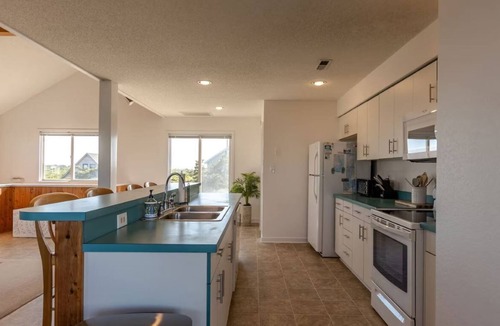 South Nags Head House | Beach Haven Just Steps Away from the Ocean, Amazing Views