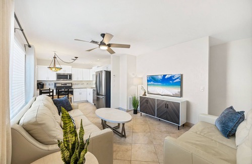 Venice Condo | Beach House Barcelona D- 3 MINUTE WALK TO THE BEACH, clean & cozy