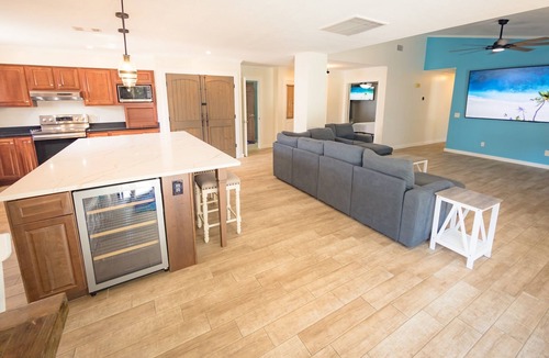 Thomas Drive House | Beach house with Heated Pool, Hot Tub, Fire Pit,GAM RM, Mini&Disc Golf, 100" T.V