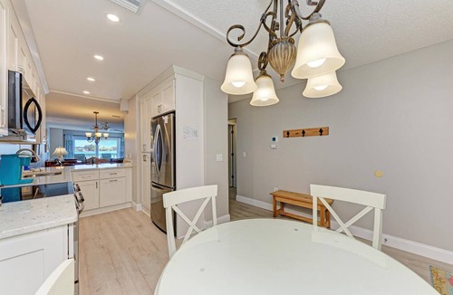 Bradenton Beach Condo | Beach Palms 6B-Beach 1 Minute WalkHeated Pool-Free Wi-Fi-Dock-Surrounded By Wate