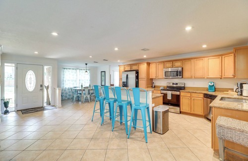 Jacksonville Beach Cottage | Beach Retreat in Jacksonville: Pet/family-friendly