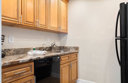 Madeira Beach Condo | Beach View 1b 1b - Balcony - King - Surf Song #346