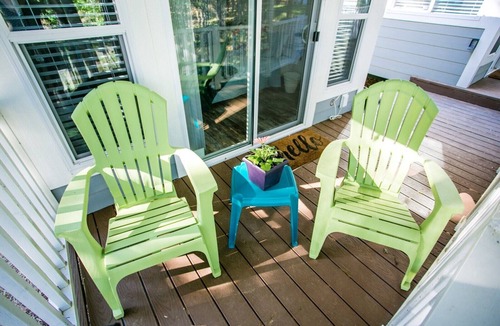 Steele Creek Cabin | Beach-view Studio Cabin with Private Porch - #13