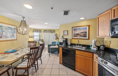 Belle Vista Condo | Beachfront Balcony | Heated Pool | 2BR Retreat