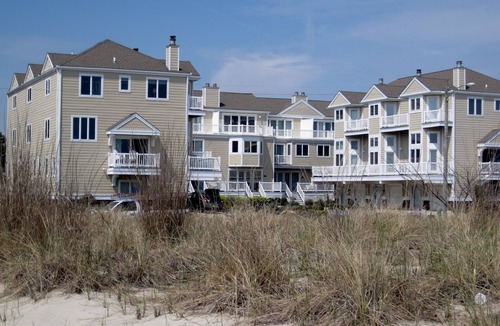 Cape May Condo | BEACHFRONT, BEACH CHAIRS & BIKES INCLUDED