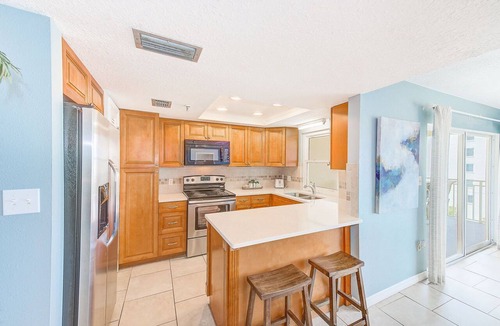 Redington Shores Apartment | Beachfront Condo! Heated Pool, Sleeps 10, - 307