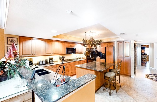 Redington Beach Condo | Beachfront condo w/Gulf views, balcony, washer/dryer, central A/C, shared pools