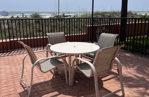 Indian Shores Condo | Beachfront Condo Indian Shores - Modern 3BR/2BA - Pool, Pet-Friendly & Parking