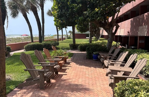 Indian Shores Condo | Beachfront Condo Indian Shores - Modern 3BR/2BA - Pool, Pet-Friendly & Parking