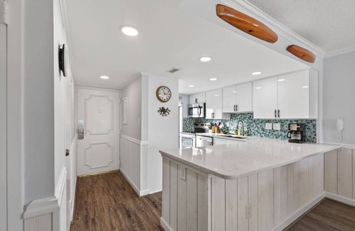 Northeast Virginia Beach Condo | Beachfront Condo/Pool/Surfing/Fishing/EW 1101