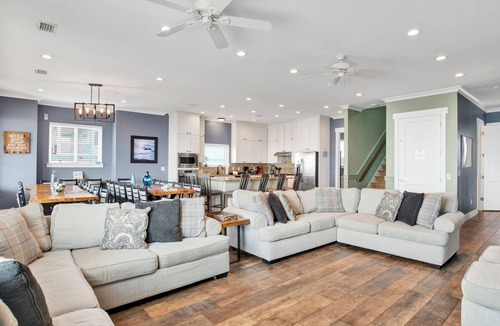Southpointe House | Beachfront | Elevator | Pet Friendly | Private Heated Pool