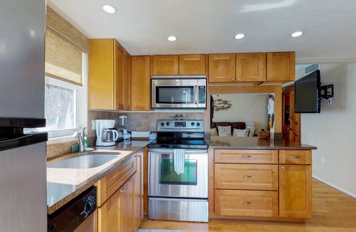 Bradenton Beach Condo | Beachfront Escape on Gulf Drive – Steps to the Sand & Bridge Street
