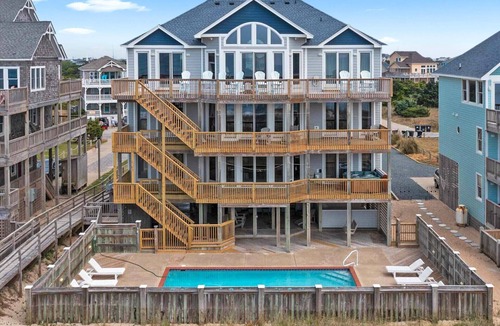 Hatteras House | Beachfront Hatteras Estate with Pool and Spa!