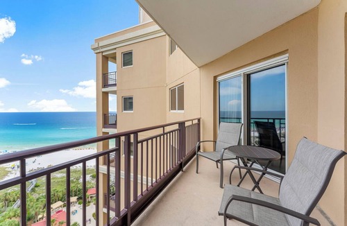 Sandestin Condo | Beachfront ~ Spacious Kitchen ~ Private Balcony