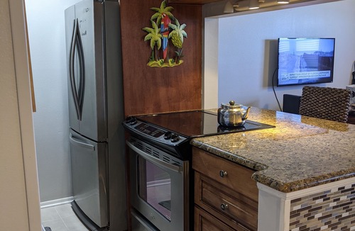 Sunset Beach Condo | Beachfront! World class sunsets on white sandy Sunset Beach on Treasure Island.