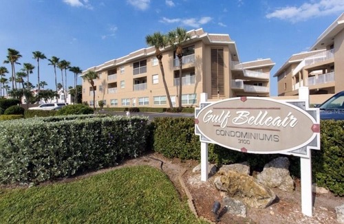 Belleair Beach Condo | Beachside Condo, Furnished, Renovated 2bed/2bath/Balcony kitchen and living room