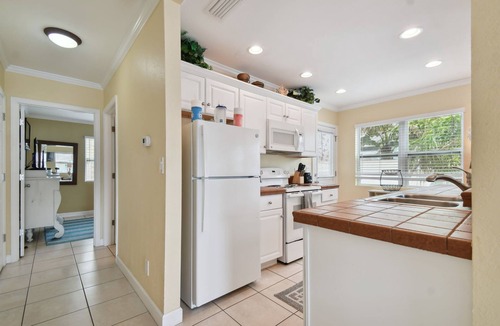 Clearwater Beach House | Beachside Cottage 22 Steps to Beach | Beach Gear Included!