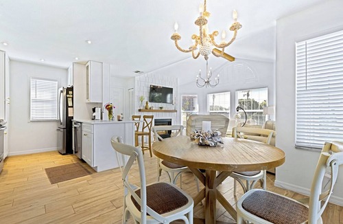New Smyrna Beach Condo | Beachside Elegance: Pool, Spa, Luxury Retreat/Sun Beach Club 888